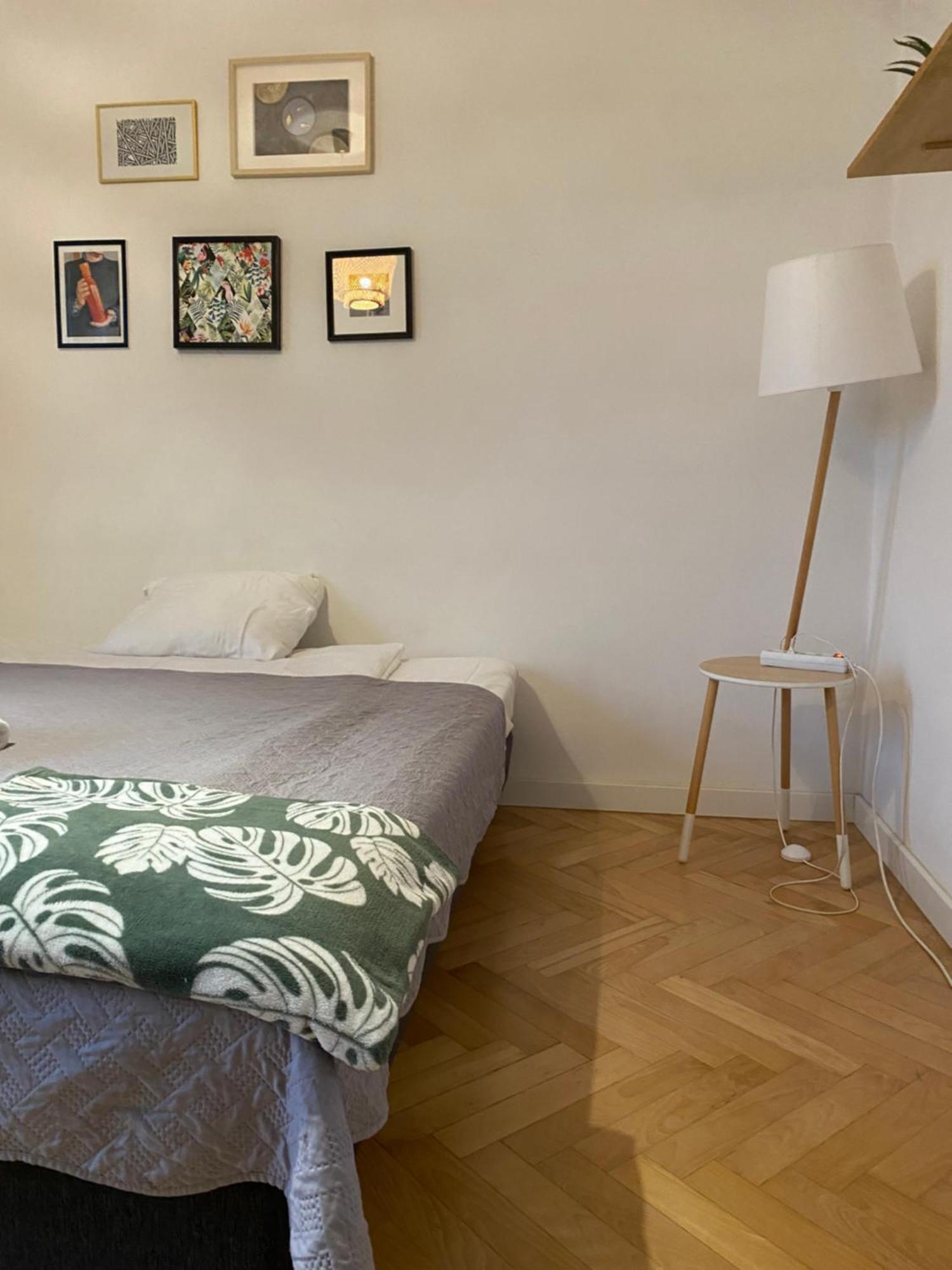 Slow Life Apartment Next To Metro Station Warschau Exterior foto