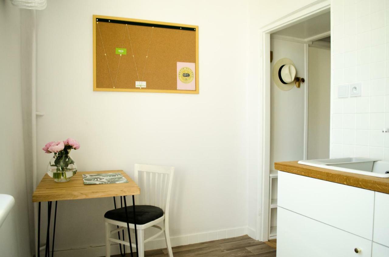 Slow Life Apartment Next To Metro Station Warschau Exterior foto