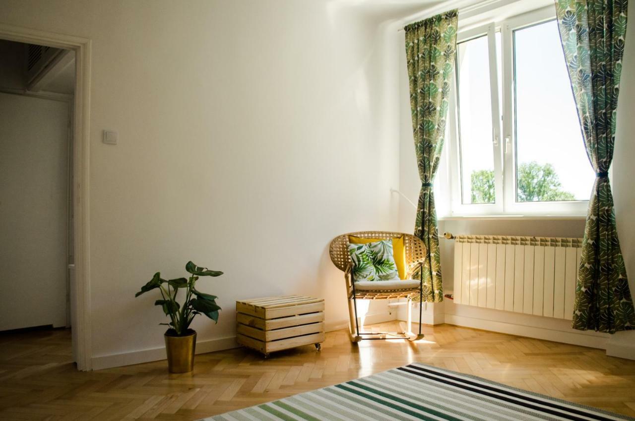 Slow Life Apartment Next To Metro Station Warschau Exterior foto